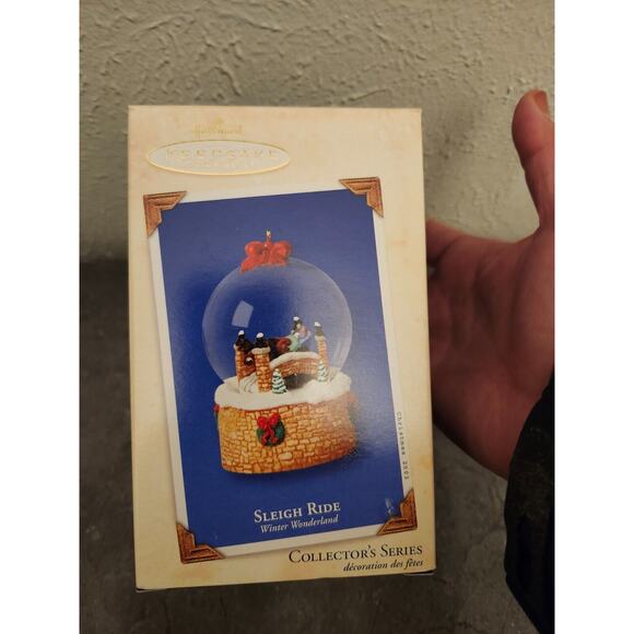 Hallmark Ornament Winter Wonderland Series Sleigh Ride Christmas Snow Globe 2003 - Picture 1 of 4
